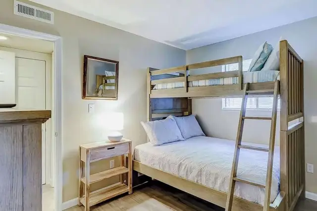 Bedroom at Fiddler’s Cove 15F